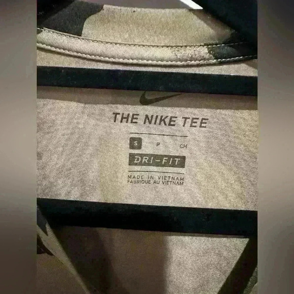 Nike Sportswear Top Short Sleeve Tee dri-fit Sizes size small - Picture 2 of 5